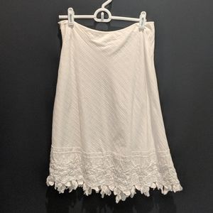 White House Black market white skirt 34 in in size 0
